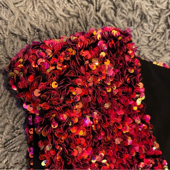 Helsi NEW Jodi Plunging Sequin Mini Dress In Merlot Size M - Picture 9 of 16